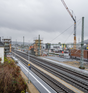 11Neue Bahnsteige von oben